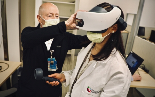 델 테크놀로지스가 신시내티 어린이병원의 3D 수술 시뮬레이션 시스템을 위해 델 프리시전 워크스테이션 및 델 EMC 스토리지를 제공했다.