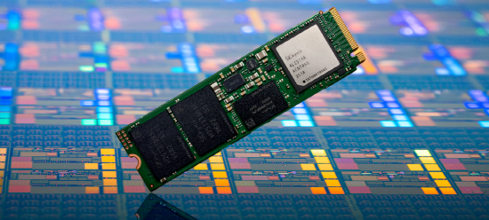 SK하이닉스의 SSD 신제품 ‘PCB01’은 온디바이스 AI PC에 탑재되는 PCIe 5세대 SSD로, 올해 안에 선보일 계획이다.