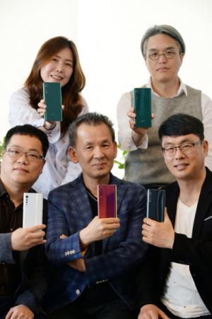 ‘LG 벨벳’ 오묘한 색상의 비밀은 ‘광학 패턴’과 ‘나노 적층’ 기술
